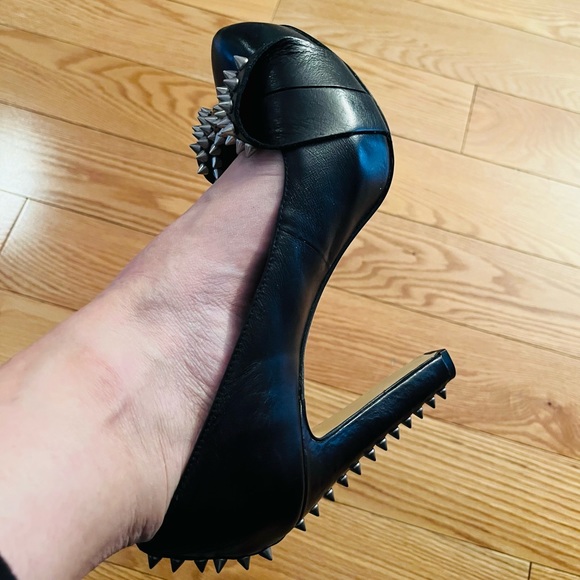 Vince Camuto Jamma spiked platform shoes - Picture 6 of 7